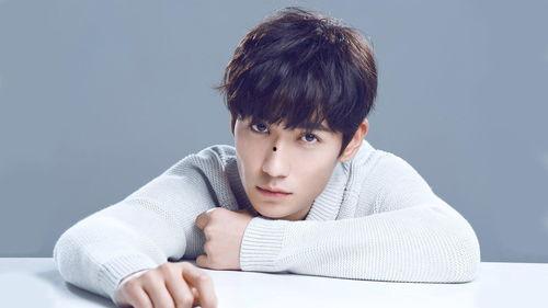 圈内八卦爆料朱一龙,揭秘娱乐圈背后的神秘恋情  第3张